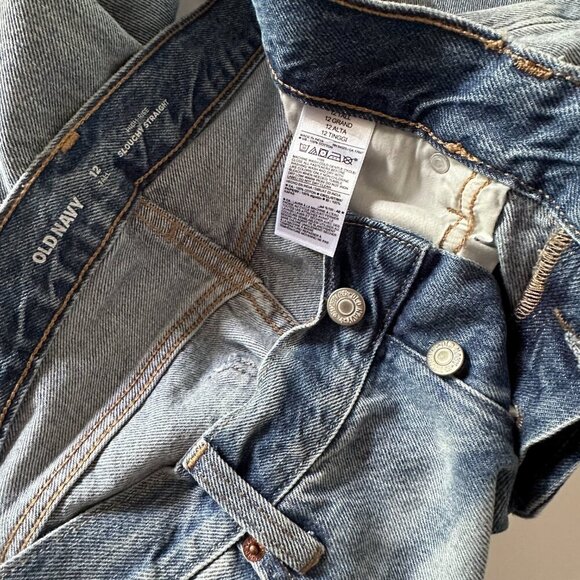 NWOT - Tall Old Navy High-Waisted Slouchy Straight Distressed Cut-Off - Picture 9 of 9